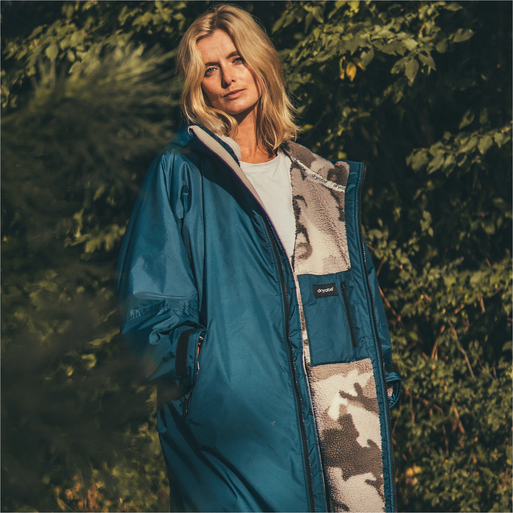 2025 Dryrobe Advance Long Sleeve Changing Robe DALSV3 - Deep Sea Blue